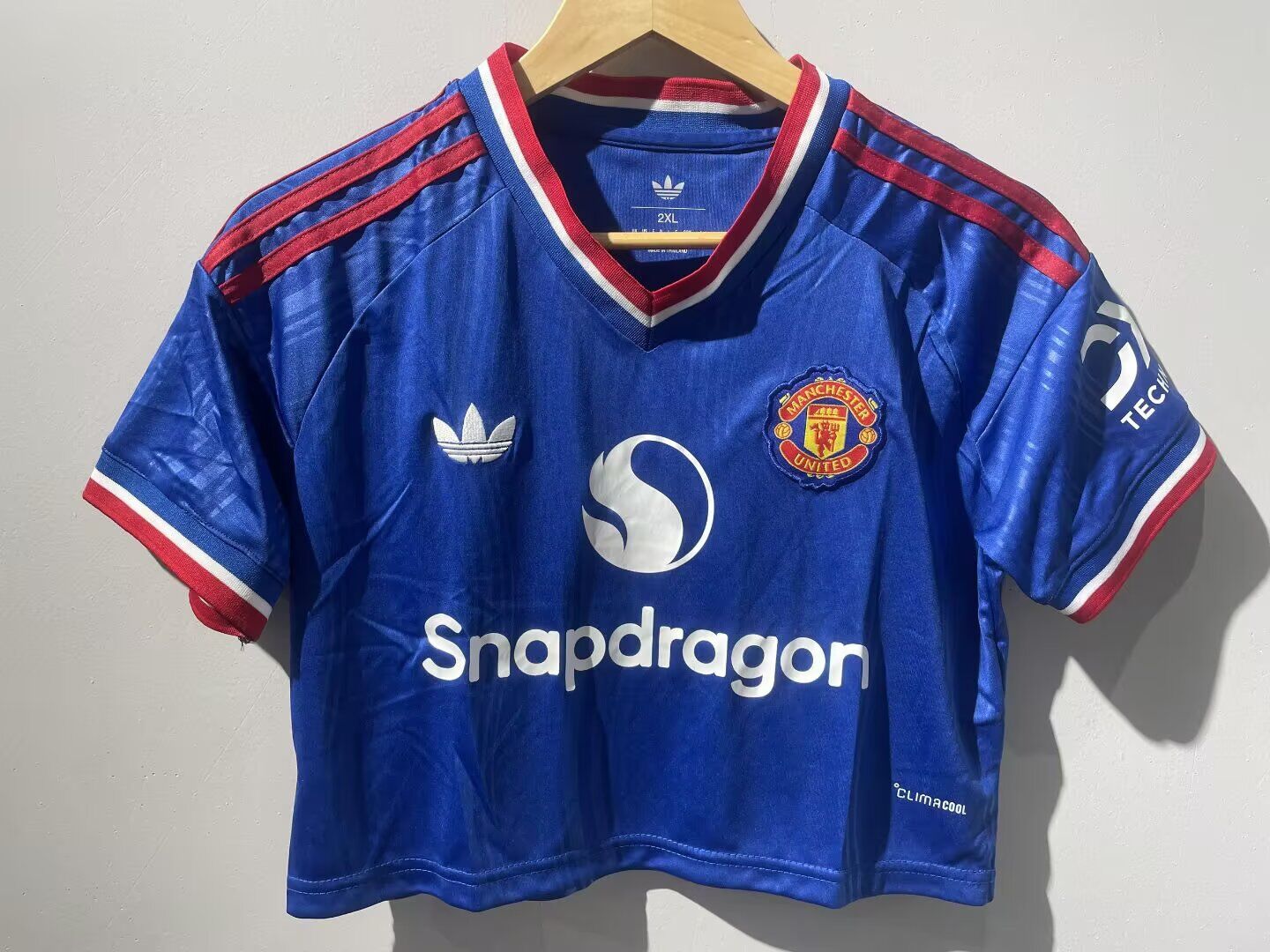 AAA Quality Manchester Utd Woman Short 26/27 Away Blue Jersey